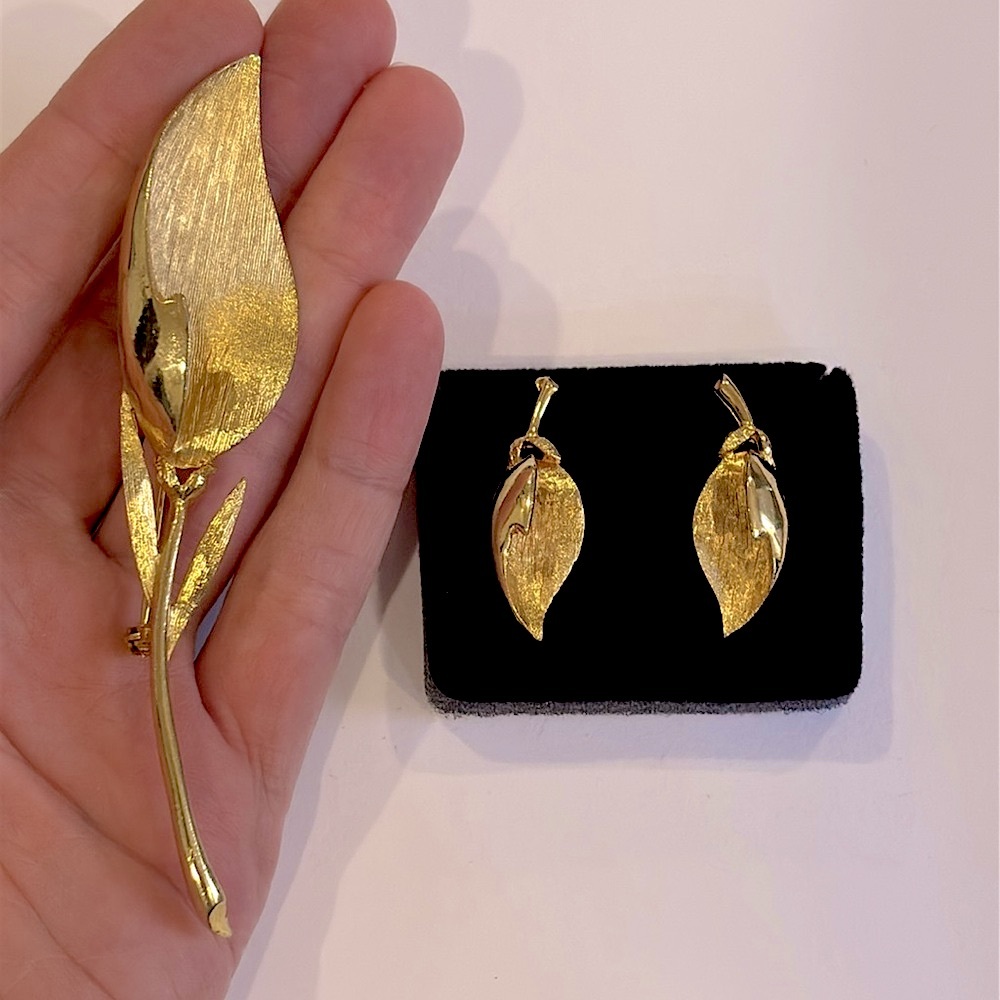 Vintage 50's Gold Large 3D Leaf Lily Tulip Brooch & Matching Clip Earrings Set